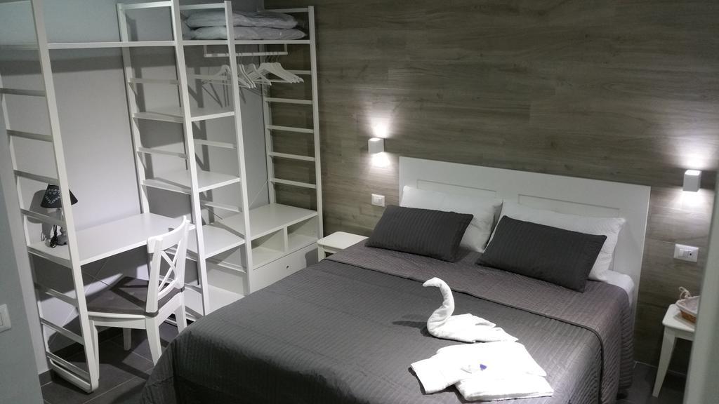 Alis Vanvitelli Suite เนเปิลส์ ภายนอก รูปภาพ