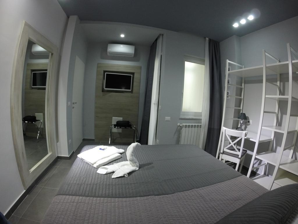 Alis Vanvitelli Suite เนเปิลส์ ภายนอก รูปภาพ