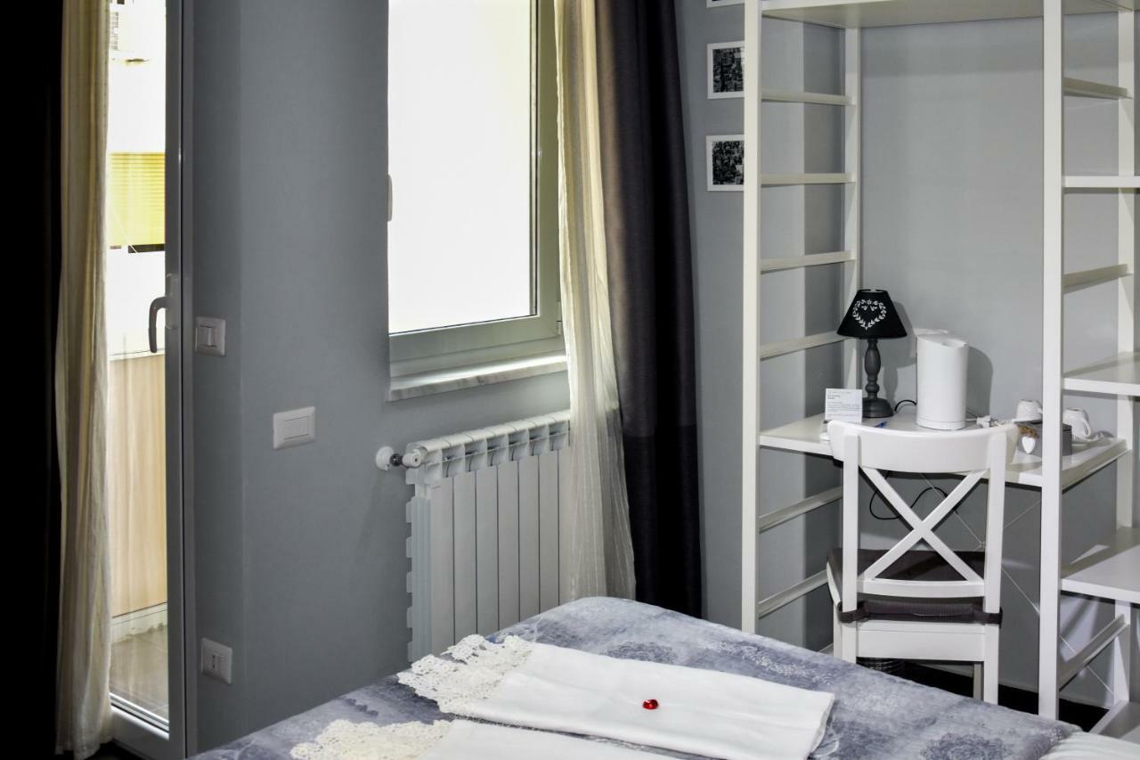 Alis Vanvitelli Suite เนเปิลส์ ภายนอก รูปภาพ